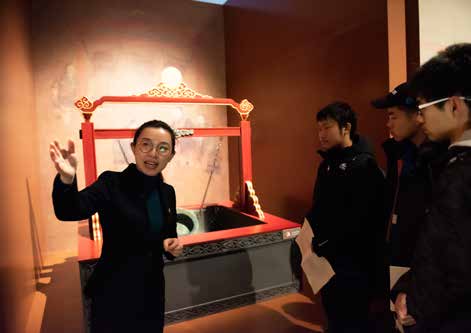 After graduating from the School of Archeology and Museology at Peking University, Dai Meng has been working for the National Museum of China. Due to her work, Dai often spends her Chinese New Year holiday in the museum. by Ma Yue